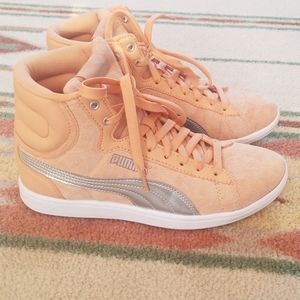 Peachy Puma Hightop Sneakers